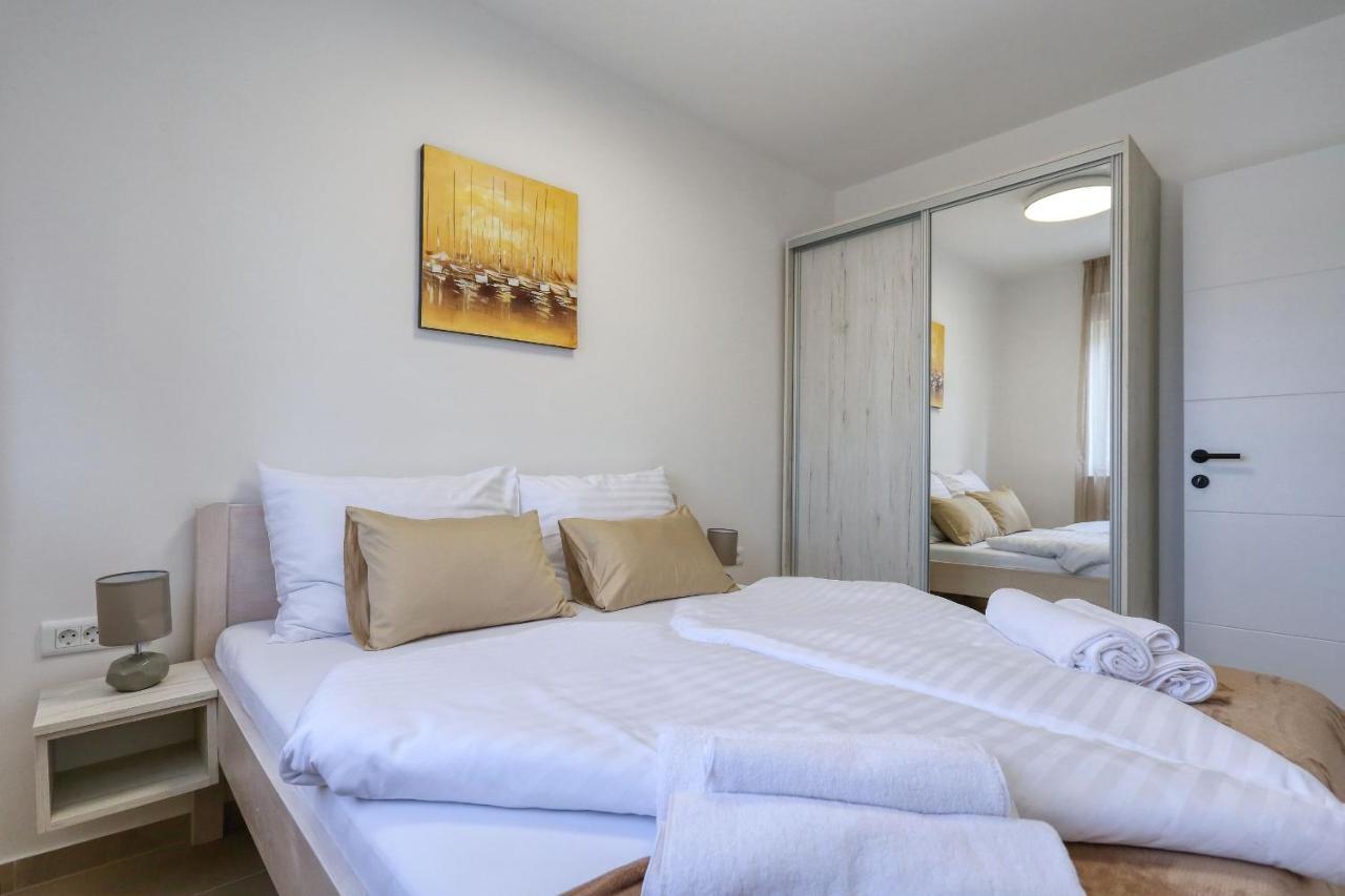 Apartments Bonaca With Jacuzzi Privlaka  Exterior foto