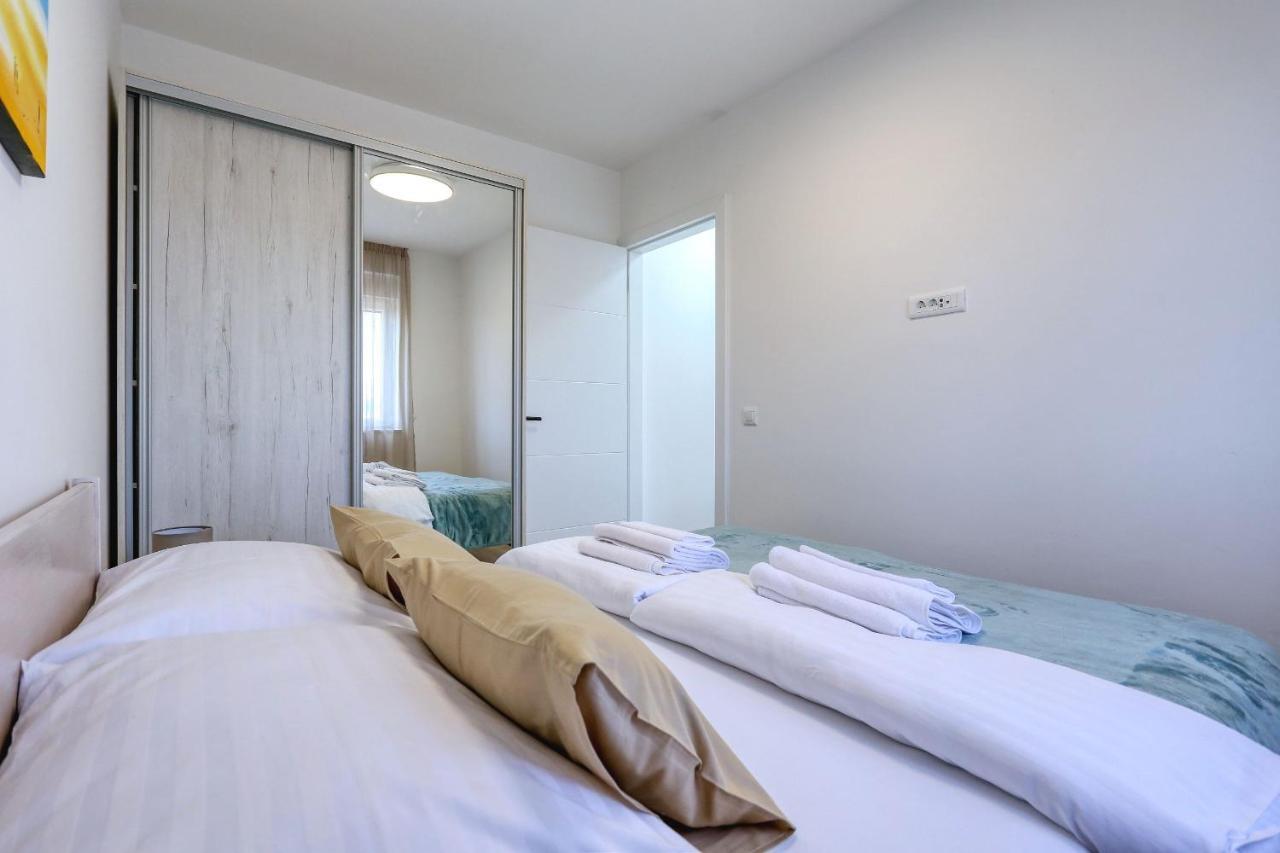 Apartments Bonaca With Jacuzzi Privlaka  Exterior foto