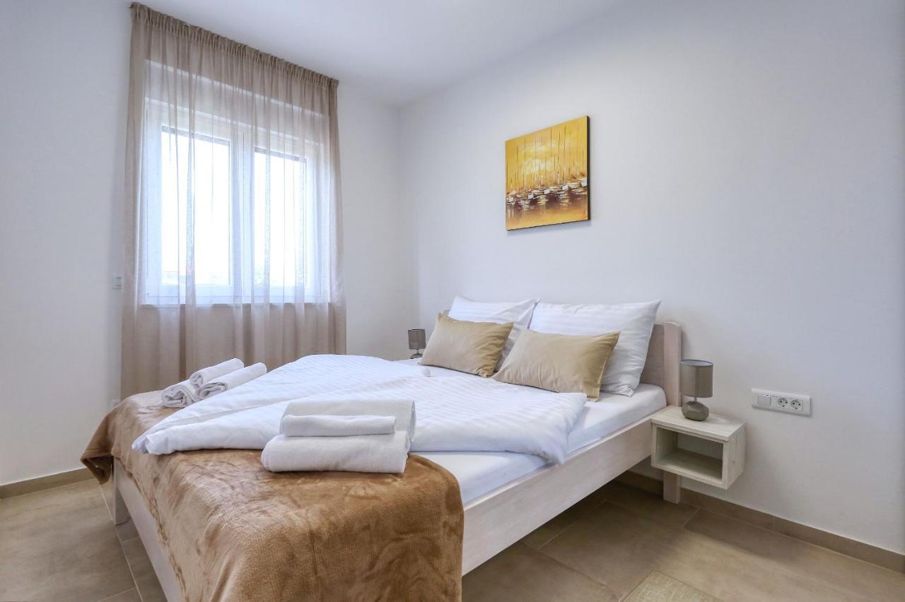 Apartments Bonaca With Jacuzzi Privlaka  Exterior foto