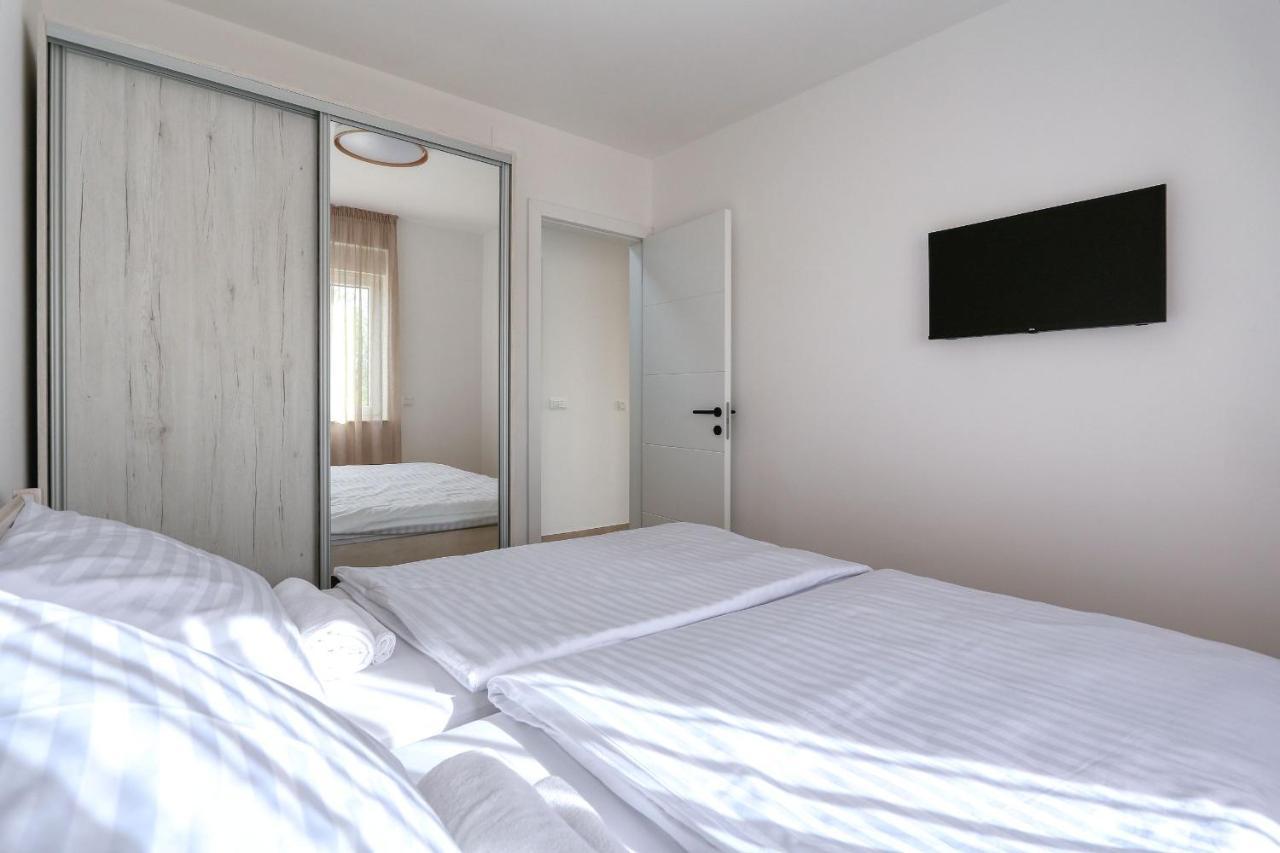 Apartments Bonaca With Jacuzzi Privlaka  Exterior foto