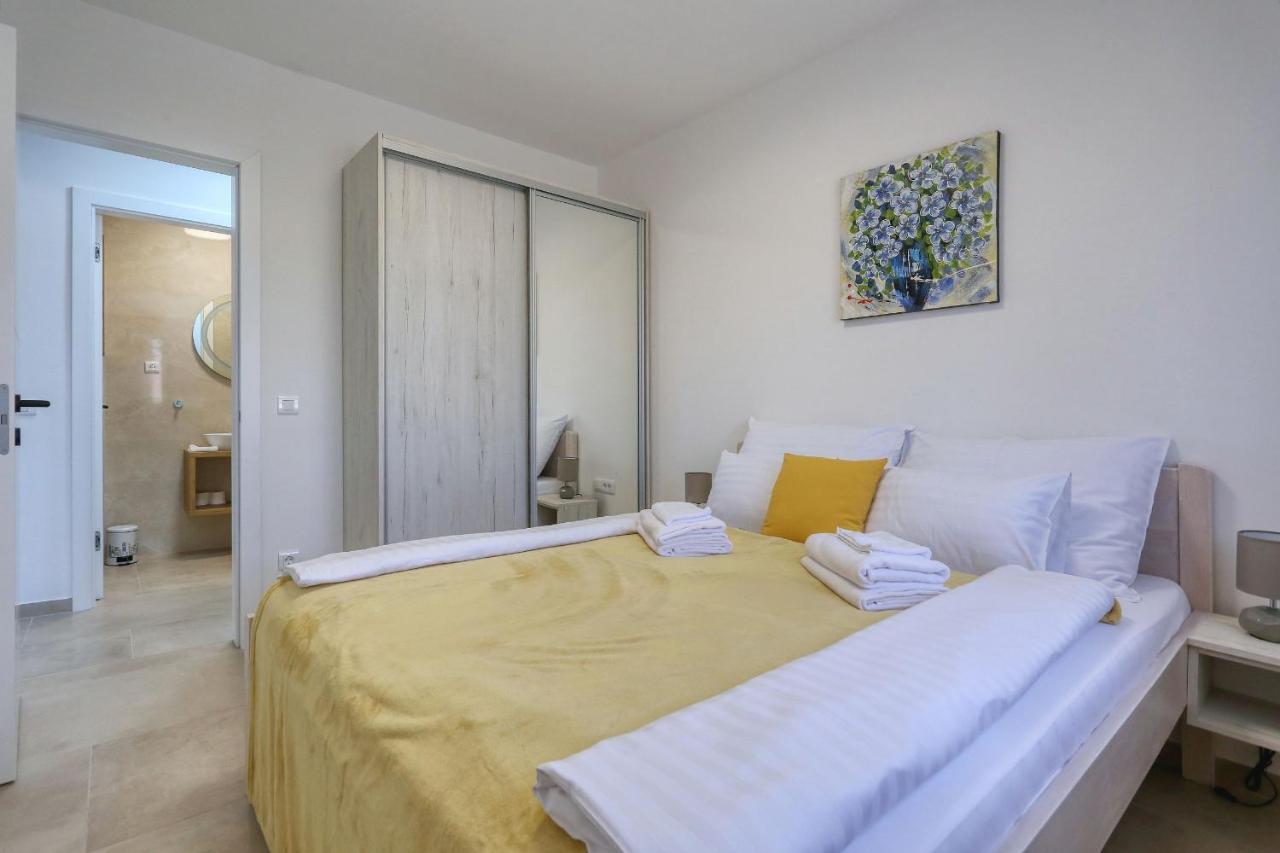 Apartments Bonaca With Jacuzzi Privlaka  Exterior foto