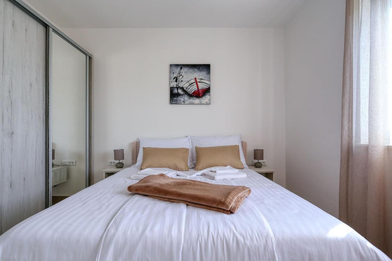Apartments Bonaca With Jacuzzi Privlaka  Exterior foto